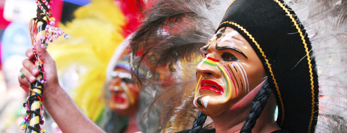 Personnage déguisé pour la parade du carnal de Fuerteventura aux Canaries