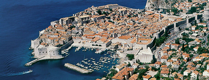 vieille ville de Dubrovnik en Croatie. ville portuaire sur mer Adriatique