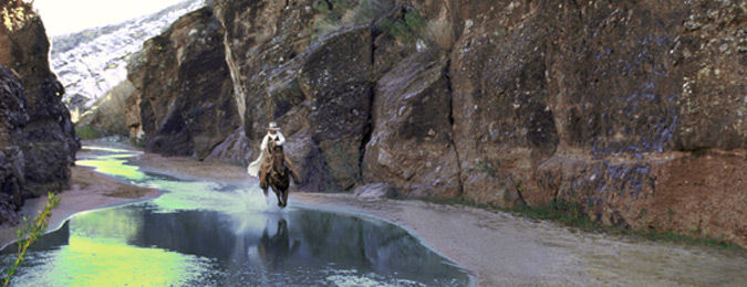 Parc National de Zion. Cavalier dans les gorges au Parc Zion en Arizona