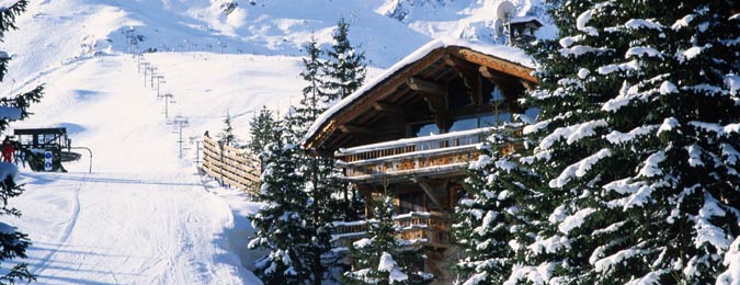 Village de Courchevel en hiver en Savoie
