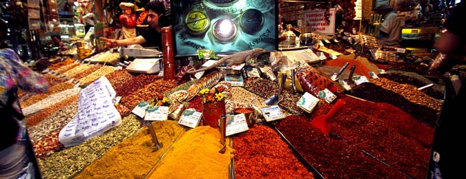 Epice sur un marché d'Istanbul