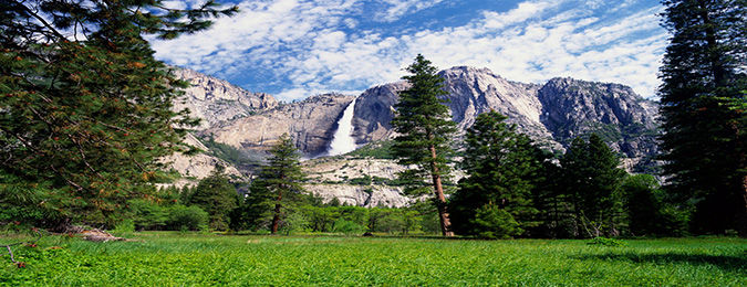 Vue de la cascade du voile de la mariée à Yosemite aux Etats-Unis